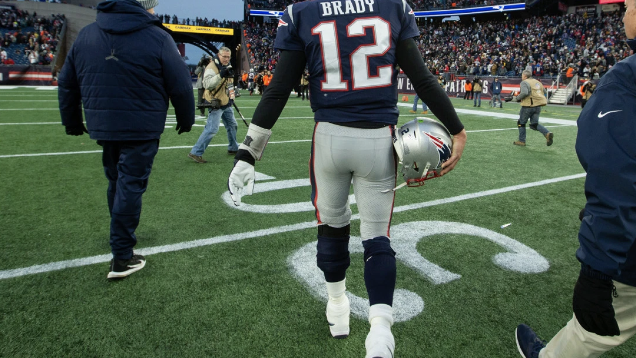 Patriots notes: Isaiah Wynn returns to guard Tom Brady's left side