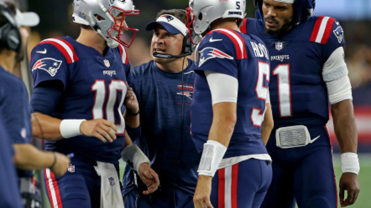 Patriots lose Brian Hoyer, Jonnu Smith to injuries in loss to