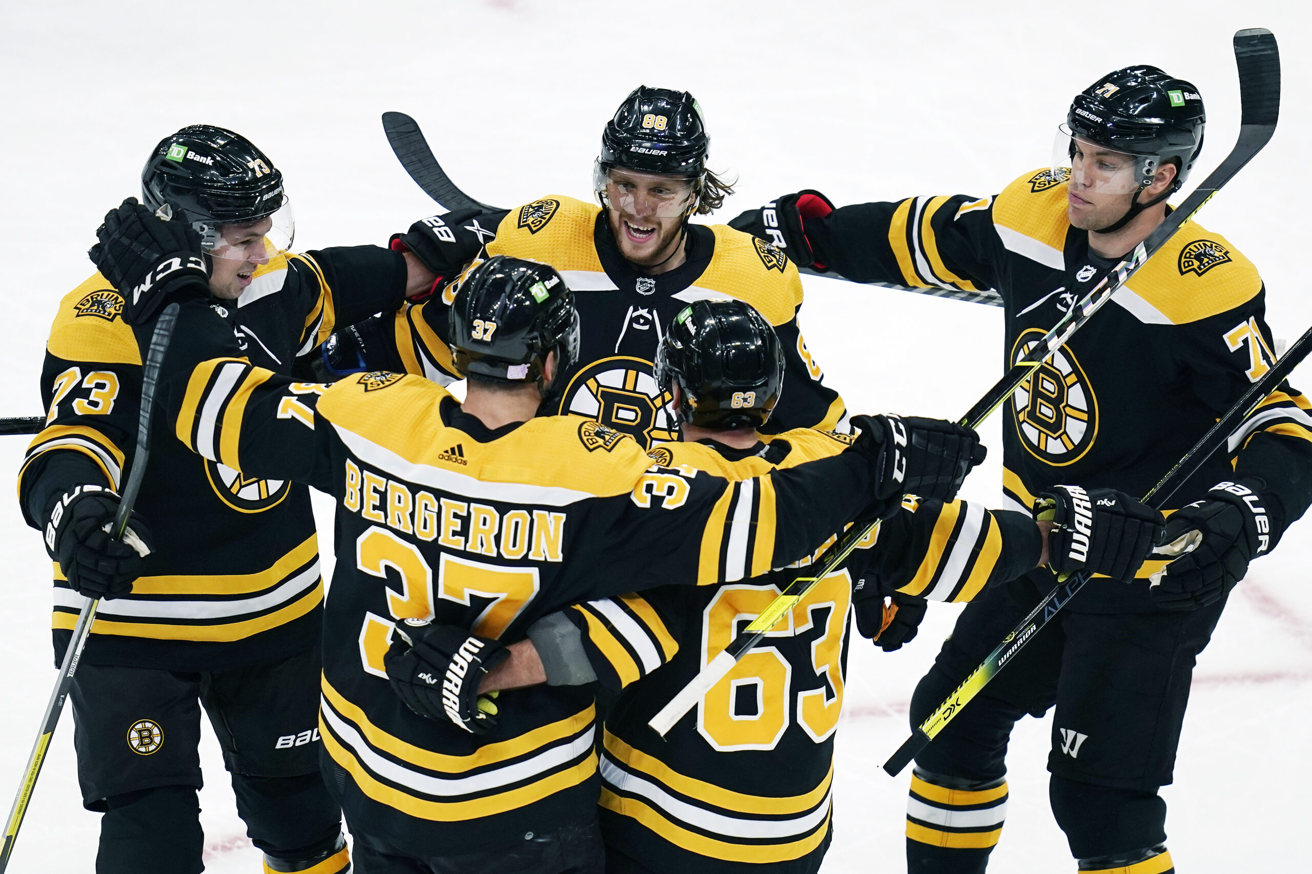 Patrice Bergeron completes the hat trick and scores career goal