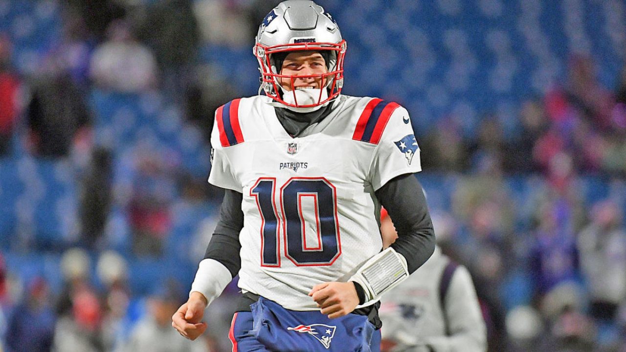 Josh Allen picks apart Patriots as Bills move top of AFC East