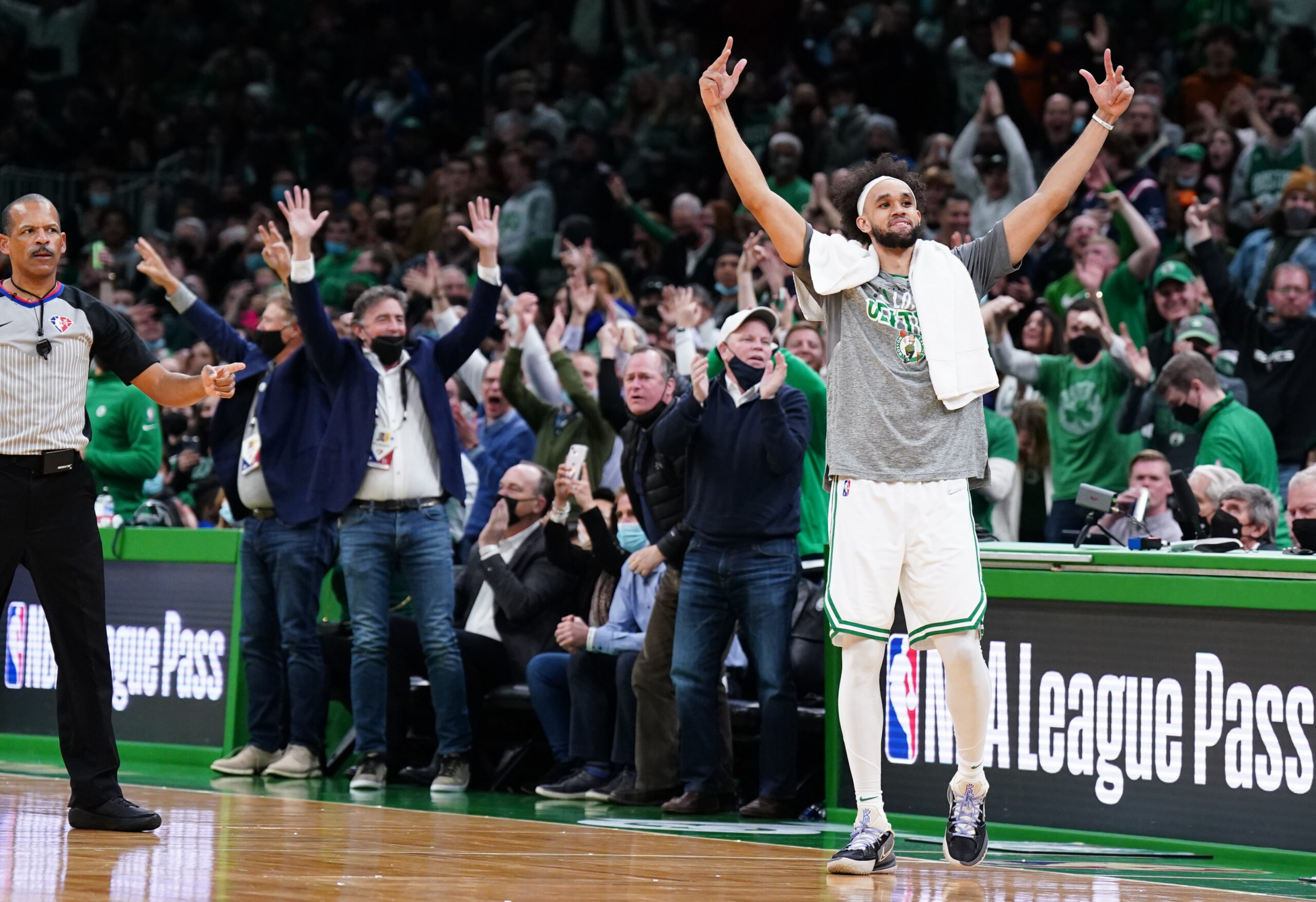How Derrick White Fixed His Shot Entering Celtics Year 2 - CLNS Media