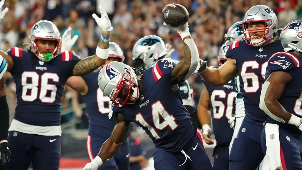 Patriots rookie Tyquan Thornton reportedly suffered a fractured clavicle