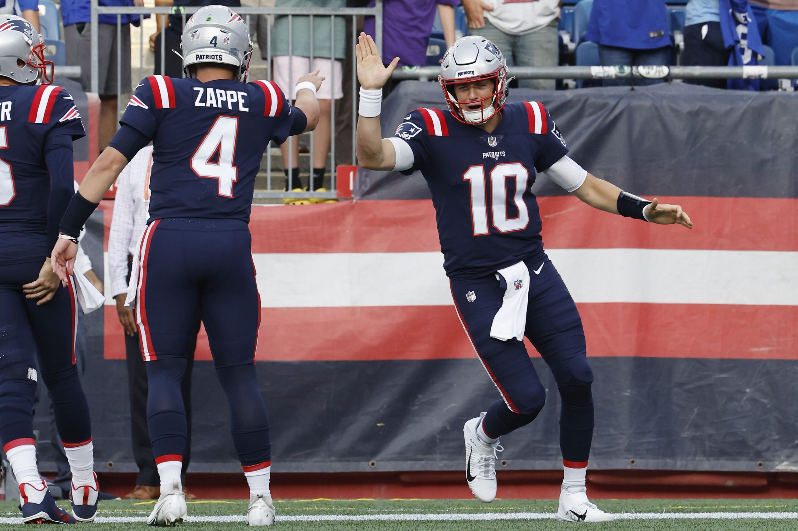 New England Patriots locker room divided between Mac Jones and Bailey Zappe