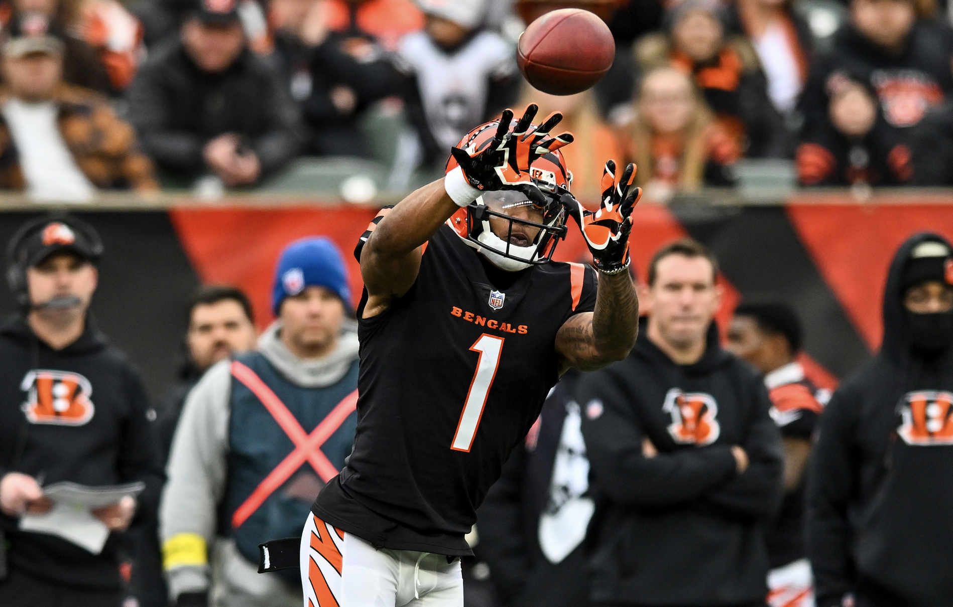 Bengals Notes: Boyd sees Brady-Manning in Joe-Patrick, Part III