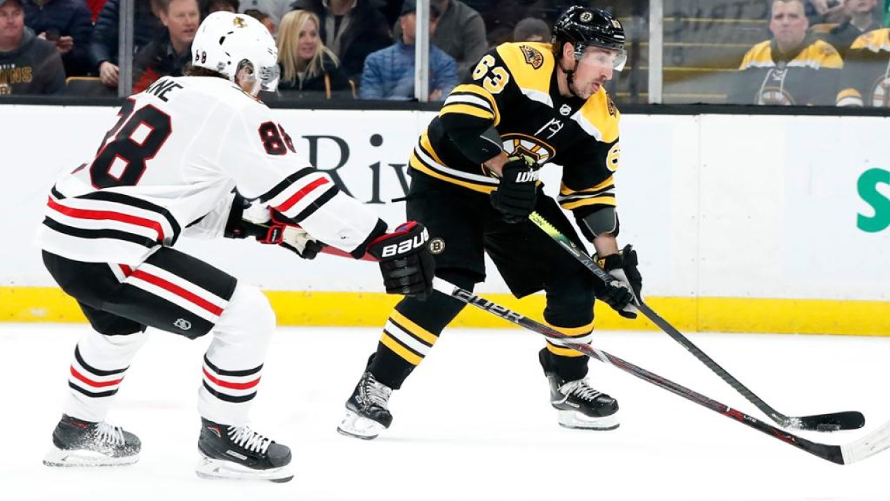 Bruins dominate Blackhawks, 6-1