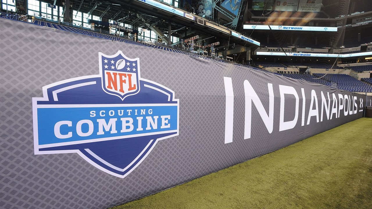 Who holds fastest 40-yard dash record in NFL Combine?