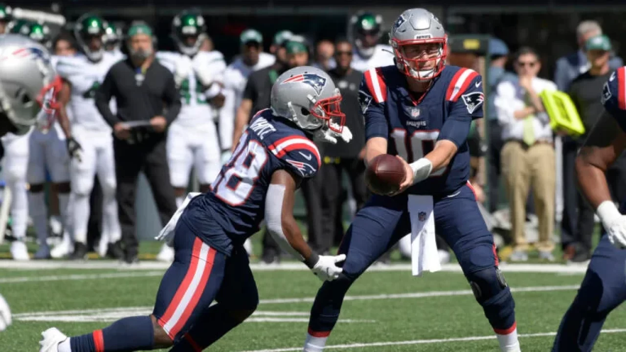 NFL draft: Patriots' potential quarterback targets looking up to Tom Brady  - Pats Pulpit