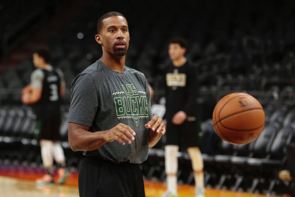 Report: Bucks' Lee joining Celtics coaching staff as top assistant