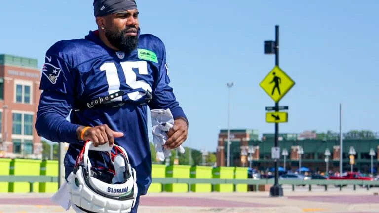 How Ezekiel Elliott, Rhamondre Stevenson may split reps on